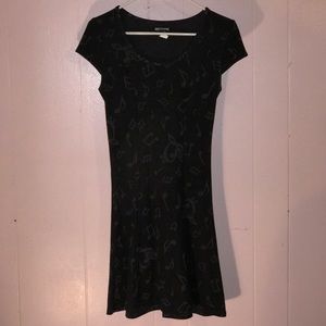 Music note dress (small)